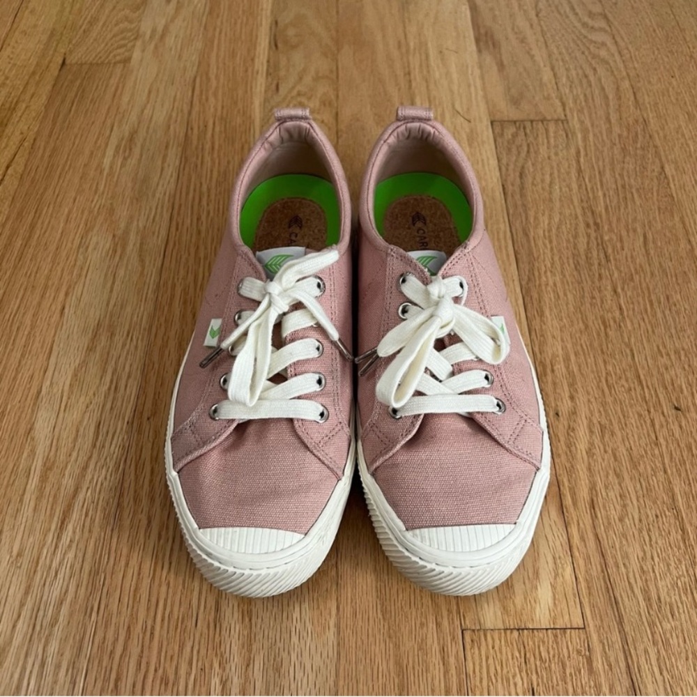 Cariuma OCA Low Rose Canvas Sneakers Women’s Size 9